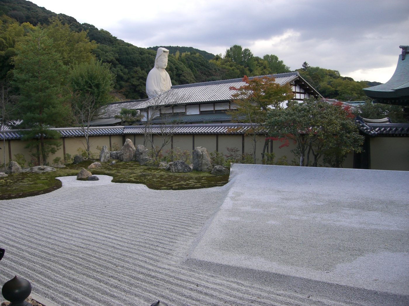 Raked gravel of the Zen garden at Kōdai-ji, Kyoto